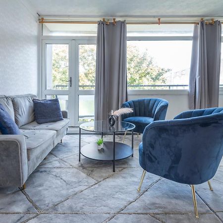 Entire 3 Bedroom Luxury Apartment In London With Private Balcony ภายนอก รูปภาพ