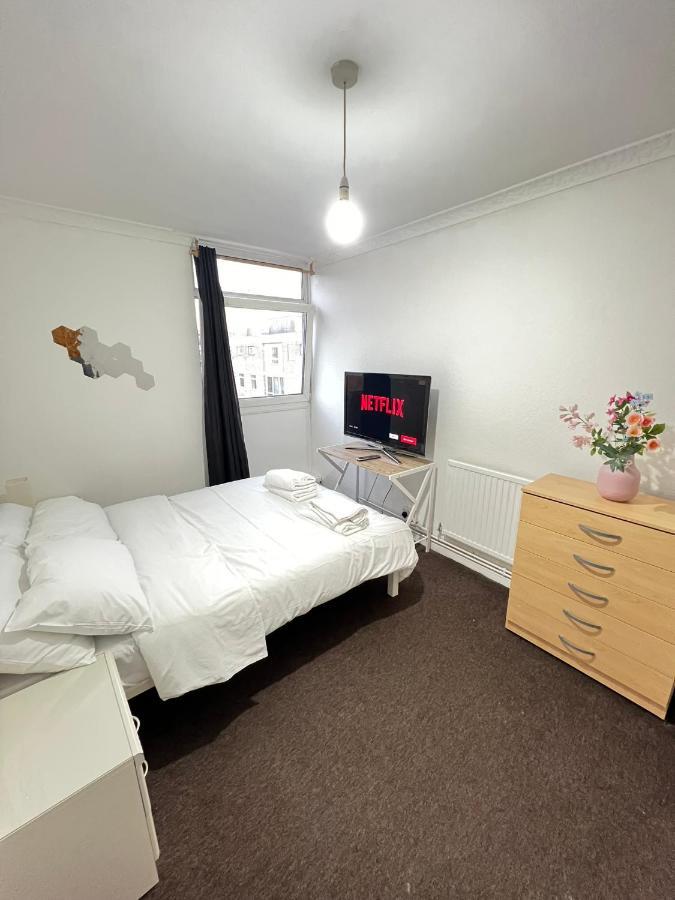 Entire 3 Bedroom Luxury Apartment In London With Private Balcony ภายนอก รูปภาพ
