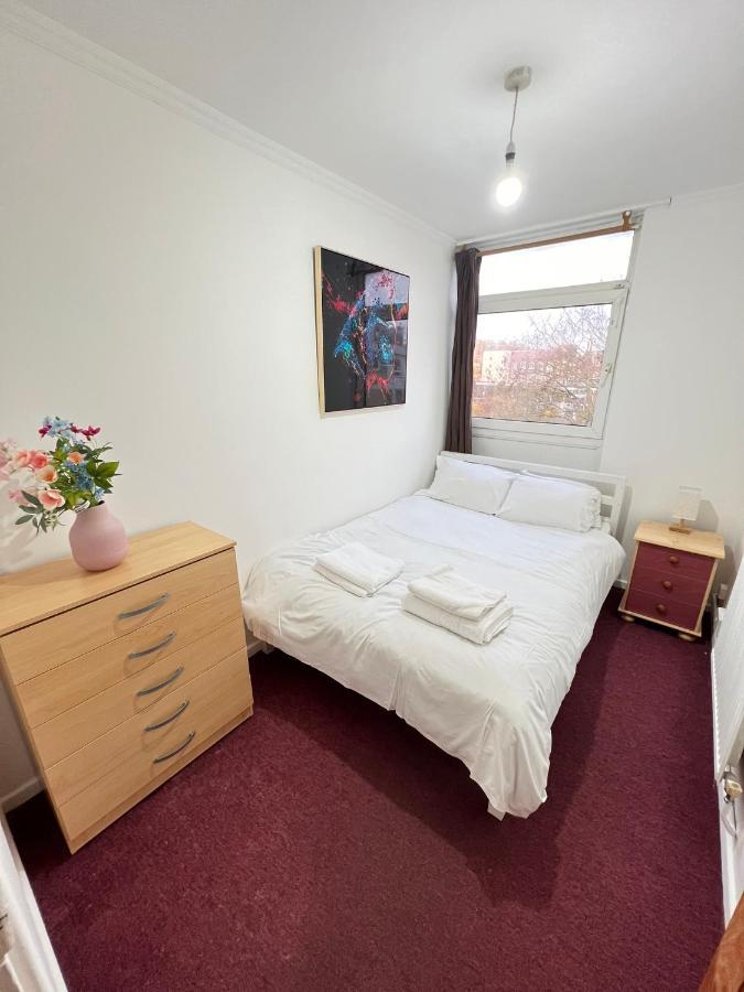 Entire 3 Bedroom Luxury Apartment In London With Private Balcony ภายนอก รูปภาพ